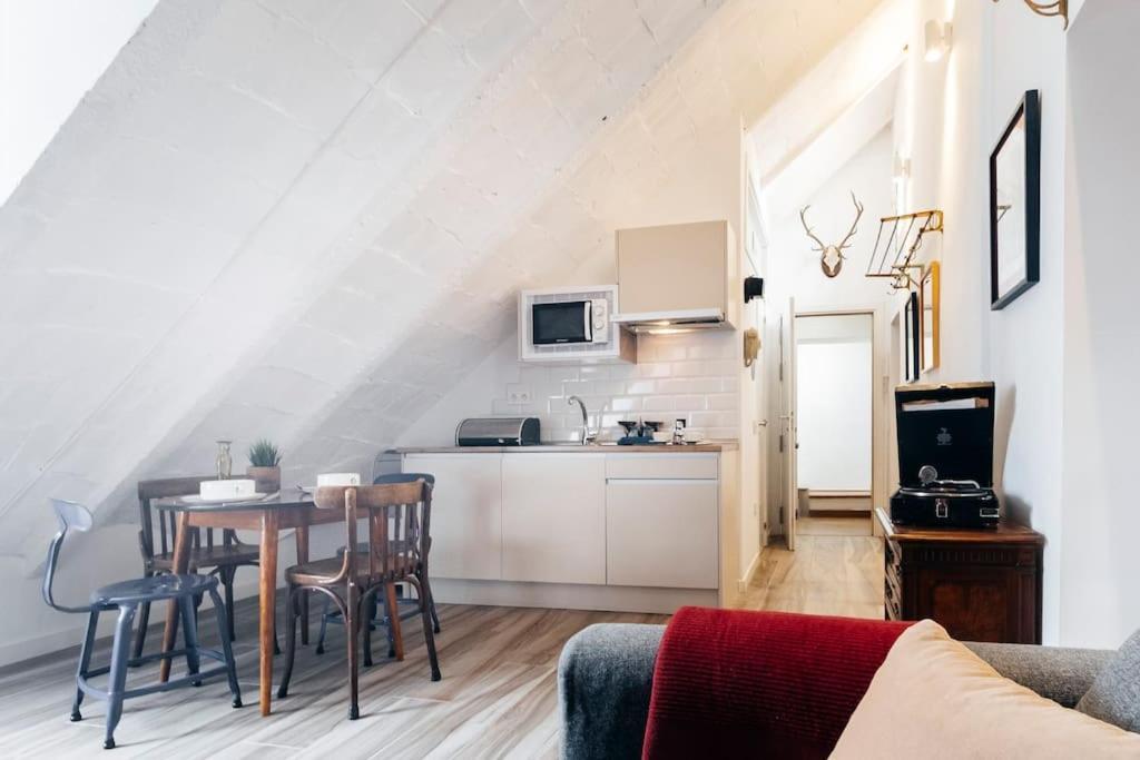 Yoomi Homes Plaza Mayor Мадрид Экстерьер фото